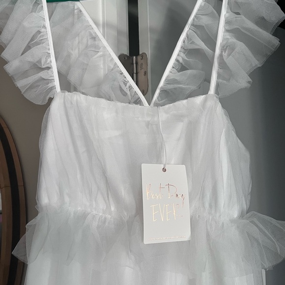 Show Me Your MuMu White fairytale maxi dress - Picture 3 of 5